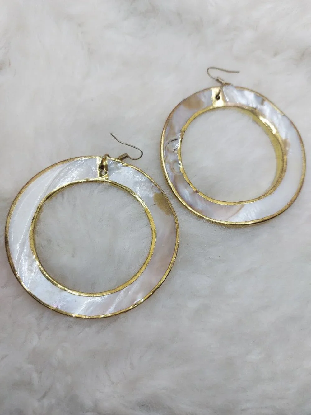 Vintage Mother of Pearl Large Hoop with Gold Rim Earrings - Picture 3 of 7